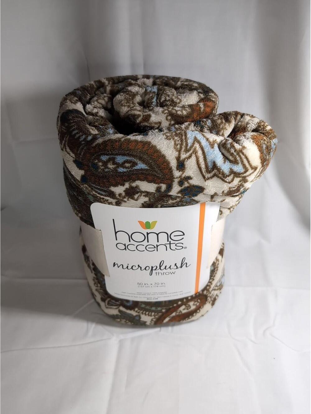home accents microplush throw (50 in x 70 in) NEW - Soft, cozy, easy care M-19
